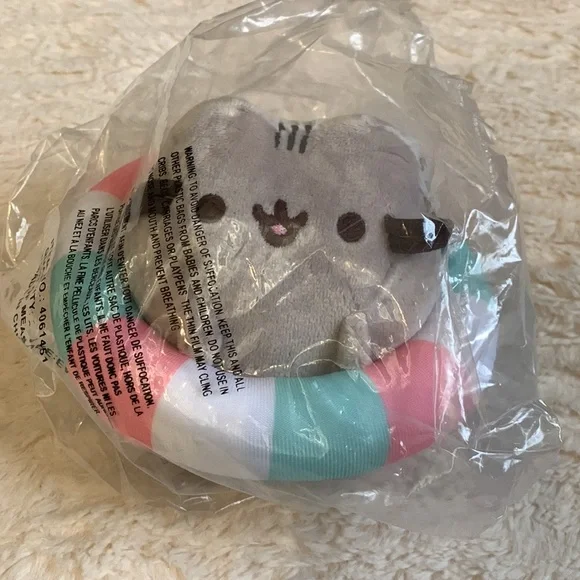 New Exclusive Pusheen Box Plush Summer Pusheen in a pool float - Picture 2 of 6